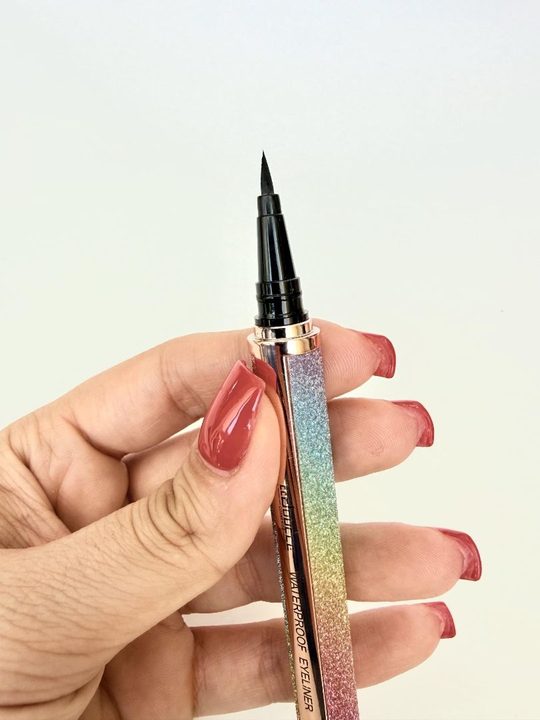 خط چشم ماژیکی اکلیلی دوسه (Doucce Matte Eyeliner Pencil Beautiful