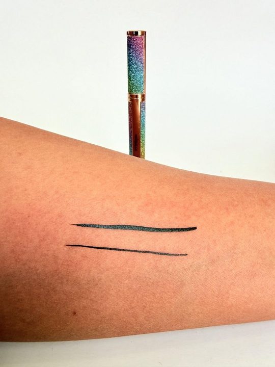خط چشم ماژیکی اکلیلی دوسه (Doucce Matte Eyeliner Pencil Beautiful